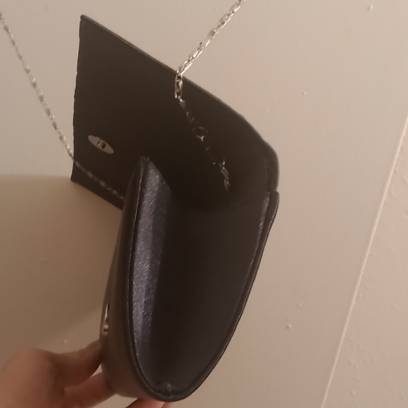 Damara NWT evening clutch w/ silver tone strap - Picture 4 of 5